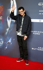 Asa Butterfield : asa-butterfield-1493955900.jpg