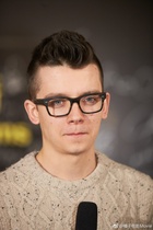 Asa Butterfield : asa-butterfield-1534542901.jpg