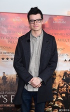 Asa Butterfield : asa-butterfield-1534721402.jpg