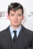 Asa Butterfield : asa-butterfield-1534728602.jpg