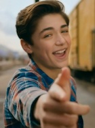 Asher Angel : asher-angel-1523151243.jpg