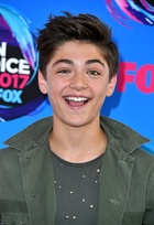 Asher Angel : asher-angel-1535731471.jpg