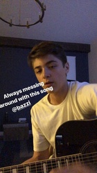 Asher Angel : asher-angel-1538372335.jpg