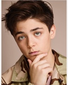 Asher Angel : asher-angel-1543446584.jpg