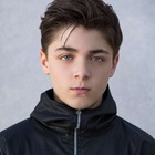 Asher Angel : asher-angel-1545839783.jpg