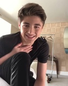 Asher Angel : asher-angel-1551897552.jpg