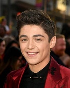 Asher Angel : asher-angel-1553961384.jpg