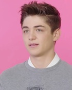 Asher Angel : asher-angel-1554328338.jpg