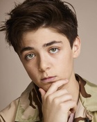 Asher Angel : asher-angel-1555793044.jpg