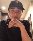 Asher Angel : asher-angel-1555793567.jpg