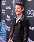 Asher Angel : asher-angel-1556915226.jpg