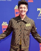 Asher Angel : asher-angel-1560699221.jpg