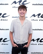 Asher Angel : asher-angel-1573668276.jpg