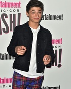 Asher Angel : asher-angel-1574368469.jpg