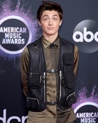 Asher Angel : asher-angel-1574721427.jpg