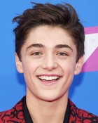 Asher Angel : asher-angel-1589391012.jpg