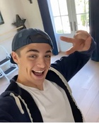 Asher Angel : asher-angel-1590452061.jpg