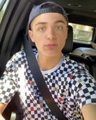 Asher Angel : asher-angel-1590614120.jpg