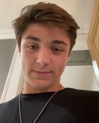 Asher Angel : asher-angel-1591055819.jpg