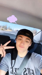 Asher Angel : asher-angel-1597860465.jpg