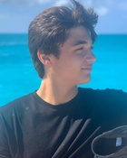 Asher Angel : asher-angel-1603999086.jpg