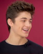 Asher Angel : asher-angel-1607287788.jpg