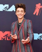 Asher Angel : asher-angel-1633471122.jpg