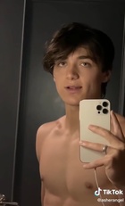 Asher Angel : asher-angel-1635009826.jpg