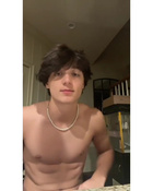 Asher Angel : asher-angel-1642991653.jpg