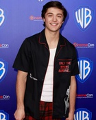 Asher Angel : asher-angel-1651072782.jpg