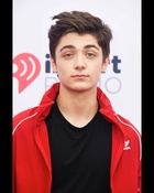 Asher Angel : asher-angel-1663621541.jpg