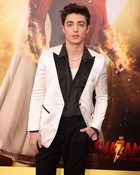 Asher Angel : asher-angel-1678903832.jpg