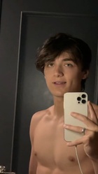 Asher Angel : asher-angel-1701746470.jpg