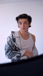 Asher Angel : asher-angel-1703657014.jpg