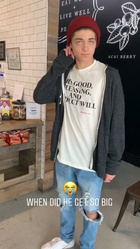 Asher Angel : asher-angel-1708304237.jpg