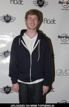 Asher Roth : asherroth_1287029038.jpg