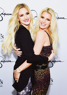 Ashlee Simpson-Wentz : TI4U1416424341.jpg