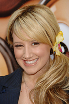 Ashley Tisdale : TI4U_u1141963154.jpg