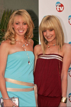 Ashley Tisdale : TI4U_u1142008746.jpg