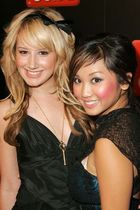 Ashley Tisdale : TI4U_u1189267906.jpg