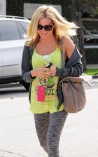 Ashley Tisdale : ashley-tisdale-1319128235.jpg