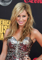 Ashley Tisdale : ashley-tisdale-1335916587.jpg