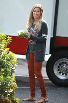 Ashley Tisdale : ashley-tisdale-1350024276.jpg