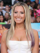 Ashley Tisdale : ashley-tisdale-1358033366.jpg