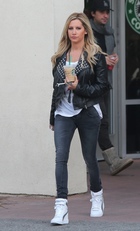 Ashley Tisdale : ashley-tisdale-1374256414.jpg