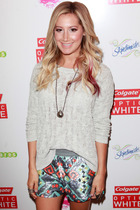 Ashley Tisdale : ashley-tisdale-1380382114.jpg