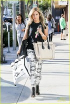 Ashley Tisdale : ashley-tisdale-1380387075.jpg