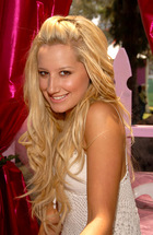 Ashley Tisdale : ashley_tisdale_1182808125.jpg