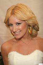 Ashley Tisdale : ashley_tisdale_1254472741.jpg