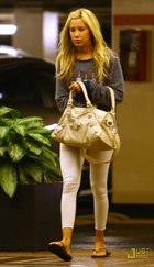 Ashley Tisdale : ashley_tisdale_1254543597.jpg